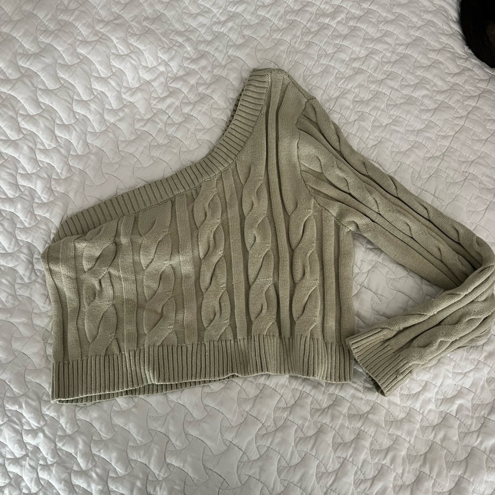 Le Lis Green Off-the-Shoulder Sweater Cable Knit